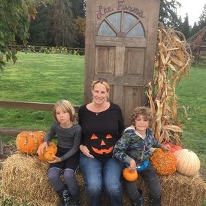 Tops - Maternity pumpkin shirt (medium) Tops - Maternity pumpkin shirt (medium)